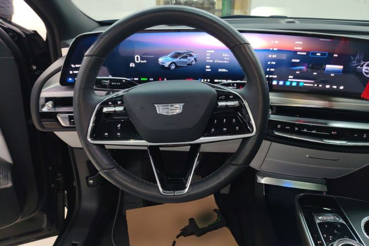 Used Cadillac LYRIQ 2024 Rear-Drive Standard Range Luxury Edition Steering Wheel
