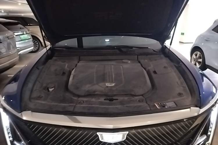 Used Cadillac LYRIQ 2024 Rear-Drive Standard Range Luxury Edition Engine Bay