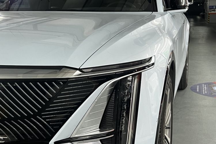 Used Cadillac LYRIQ 2024 Rear-Drive Standard Range Luxury Edition Exterior 2