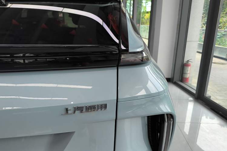 Used Cadillac LYRIQ 2024 Rear-Drive Standard Range Luxury Edition Exterior 3