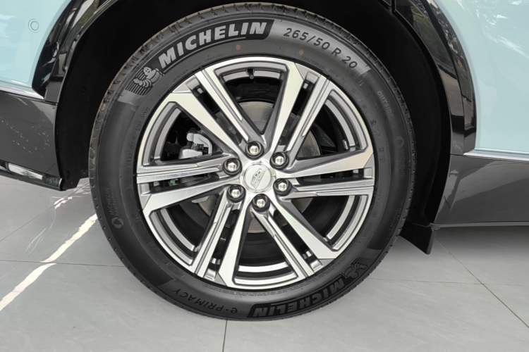 Used Cadillac LYRIQ 2024 Rear-Drive Standard Range Luxury Edition Exterior 5