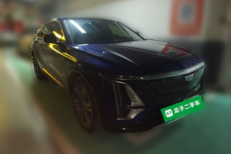 Used Cadillac LYRIQ 2024 Rear-Drive Standard Range Luxury Edition Front Right 45 Deg
