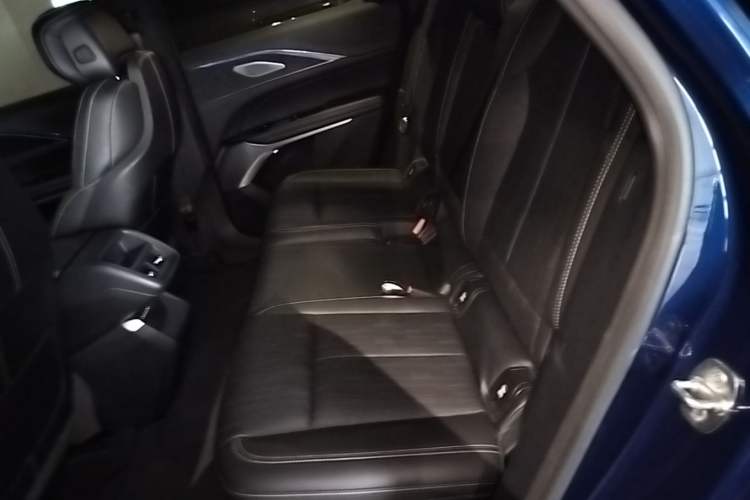 Used Cadillac LYRIQ 2024 Rear-Drive Standard Range Luxury Edition Left Rear Seat