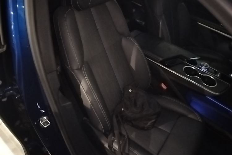 Used Cadillac LYRIQ 2024 Rear-Drive Standard Range Luxury Edition Right Front Seat