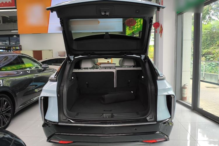 Used Cadillac LYRIQ 2024 Rear-Drive Standard Range Luxury Edition Trunk
