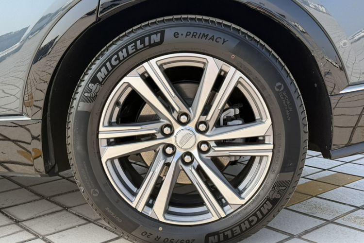 Used Cadillac LYRIQ 2024 Rear-Drive Standard Range Luxury Edition Exterior 1