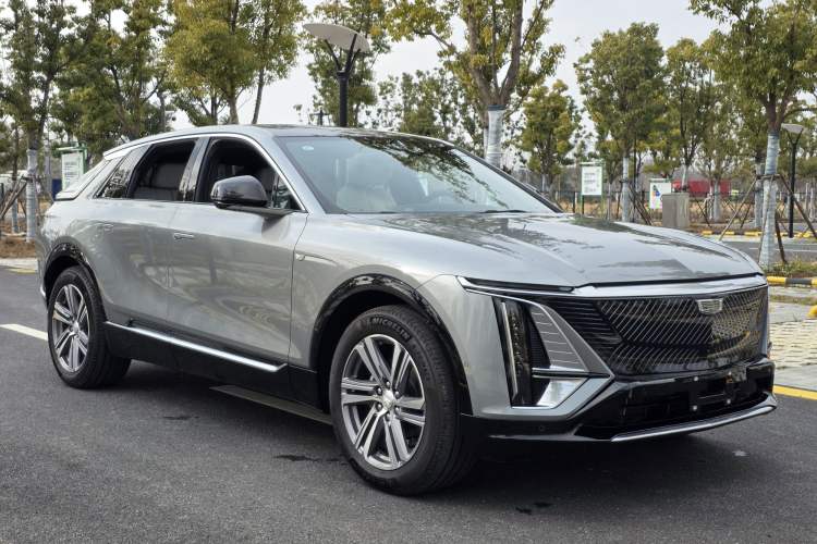 Used Cadillac LYRIQ 2024 Rear-Drive Standard Range Luxury Edition SUPER CRUISE Exterior 2