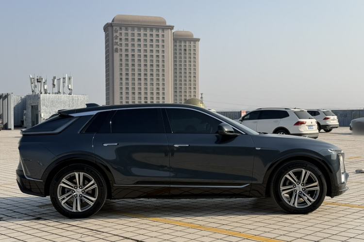 Used Cadillac LYRIQ 2024 Rear-Drive Standard Range Luxury Edition Exterior 4