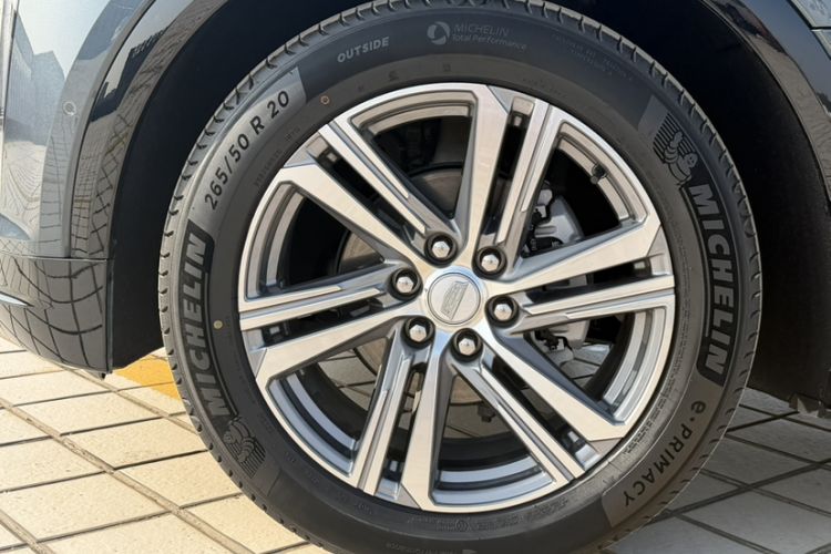 Used Cadillac LYRIQ 2024 Rear-Drive Standard Range Luxury Edition Exterior 9