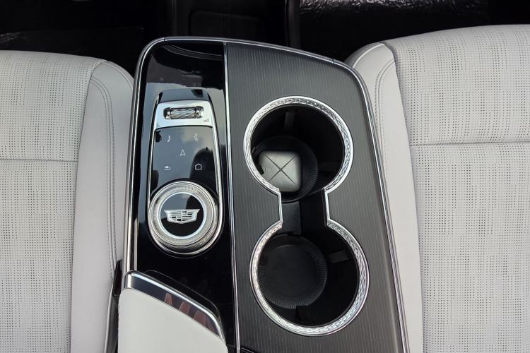 Used Cadillac LYRIQ 2024 Rear-Drive Standard Range Luxury Edition SUPER CRUISE Interior 12
