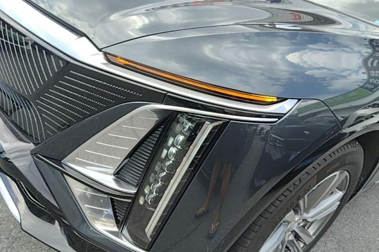 Used Cadillac LYRIQ 2024 Rear-Drive Standard Range Luxury Edition Left Front Headlight