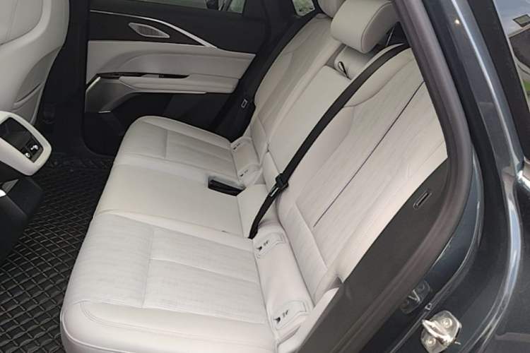 Used Cadillac LYRIQ 2024 Rear-Drive Standard Range Luxury Edition Left Rear Seat