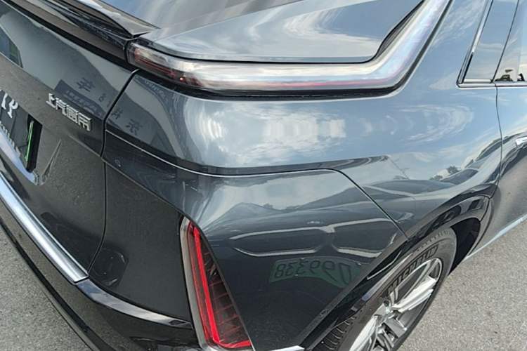 Used Cadillac LYRIQ 2024 Rear-Drive Standard Range Luxury Edition Right Rear Taillight