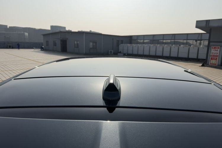 Used Cadillac LYRIQ 2024 Rear-Drive Standard Range Luxury Edition Roof