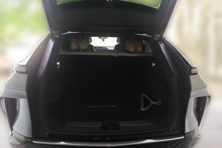 Used Cadillac LYRIQ 2024 Rear-Drive Standard Range Luxury Edition Trunk