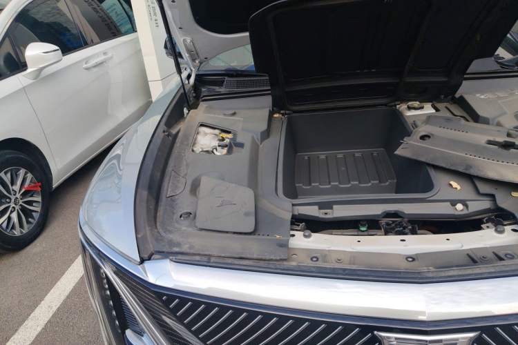 Used Cadillac LYRIQ 2024 Rear-Drive Standard Range Luxury Edition Engine Bay Right