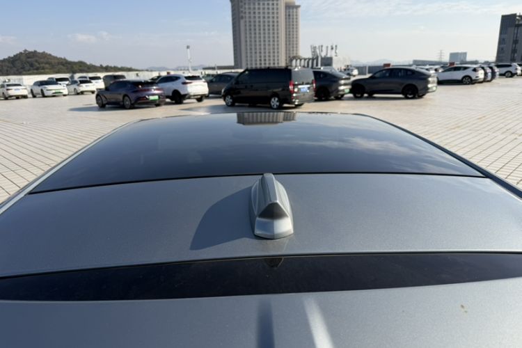 Used Cadillac LYRIQ 2024 Rear-Drive Standard Range Luxury Edition Exterior 8