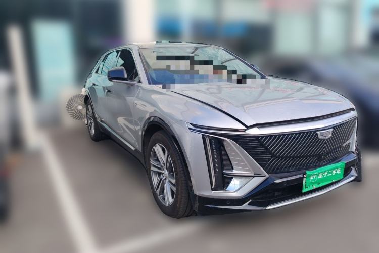 Used Cadillac LYRIQ 2024 Rear-Drive Standard Range Luxury Edition Front Right 45 Deg