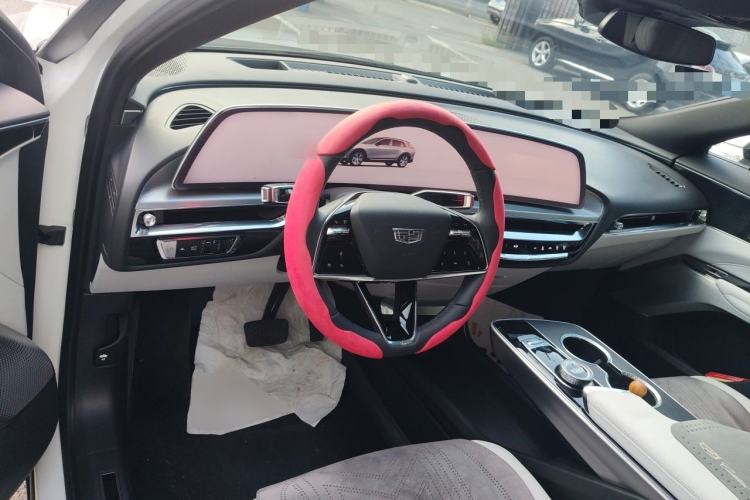 Used Cadillac LYRIQ 2024 Rear-Drive Standard Range Luxury Edition Steering Wheel