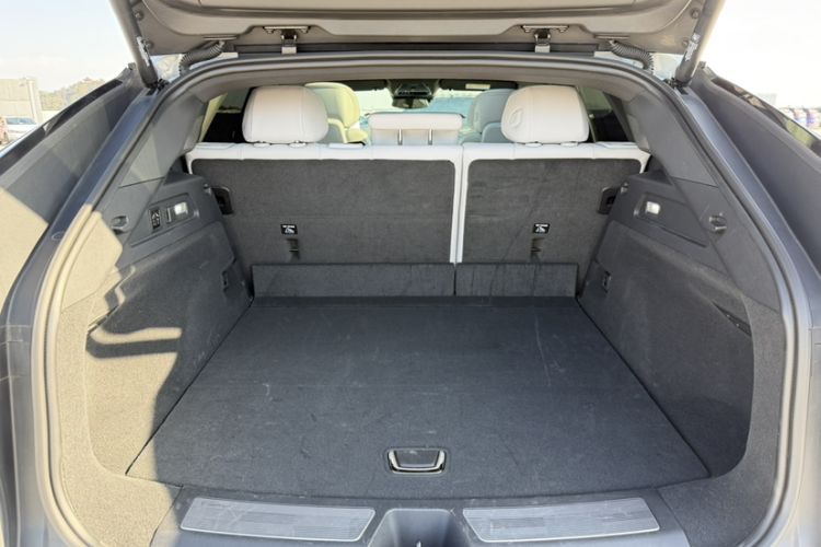 Used Cadillac LYRIQ 2024 Rear-Drive Standard Range Luxury Edition Trunk