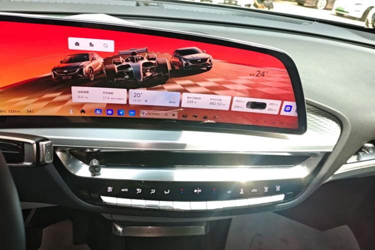 Used Cadillac LYRIQ 2024 Rear-Drive Standard Range Luxury Edition Audio And AC Panel