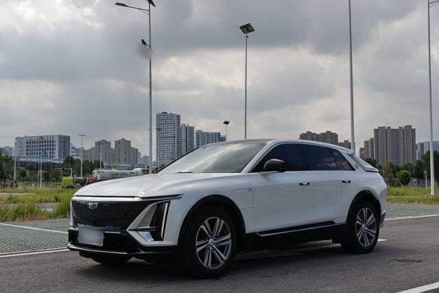 Used Cadillac LYRIQ 2024 Rear-Drive Standard Range Luxury Edition