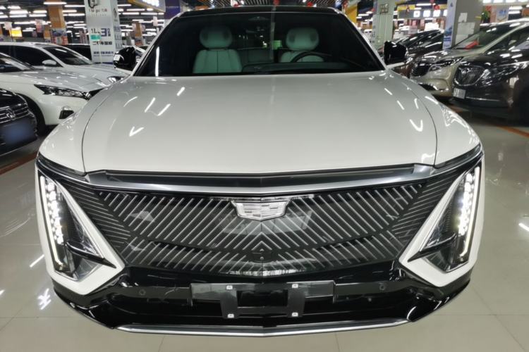 Used Cadillac LYRIQ 2024 Rear-Drive Standard Range Luxury Edition Front