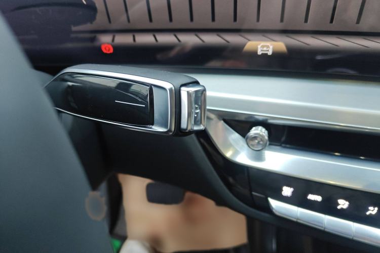 Used Cadillac LYRIQ 2024 Rear-Drive Standard Range Luxury Edition Gear Lever