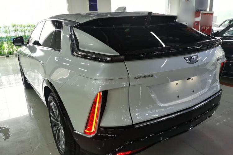 Used Cadillac LYRIQ 2024 Rear-Drive Standard Range Luxury Edition Rear Left 45 Deg