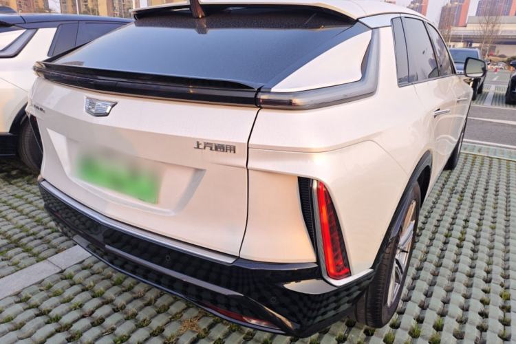 Used Cadillac LYRIQ 2024 Rear-Drive Standard Range Luxury Edition Rear Right 45 Deg