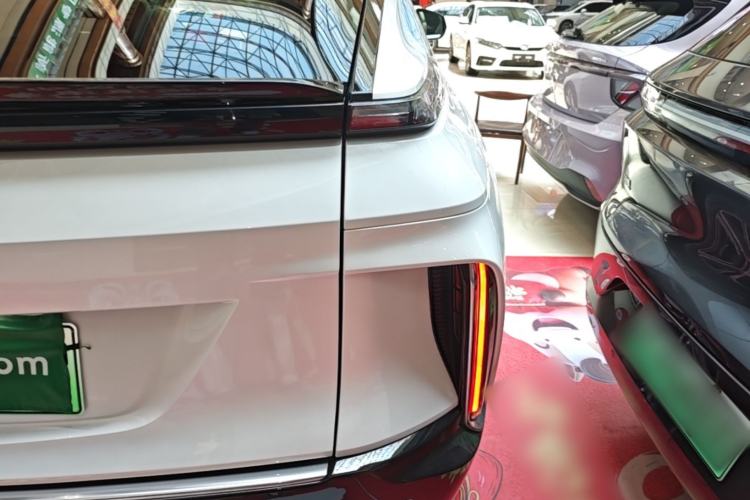 Used Cadillac LYRIQ 2024 Rear-Drive Standard Range Luxury Edition Right Rear Taillight