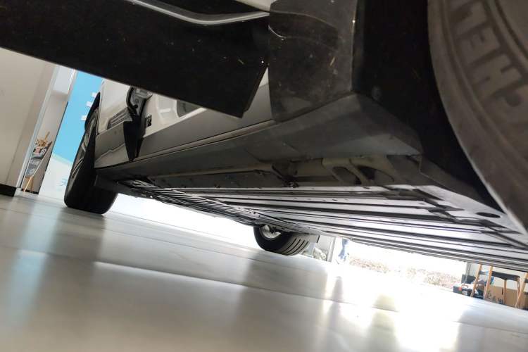 Used Cadillac LYRIQ 2024 Rear-Drive Standard Range Luxury Edition Right Side Sill