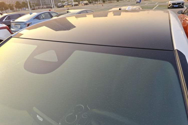 Used Cadillac LYRIQ 2024 Rear-Drive Standard Range Luxury Edition Roof
