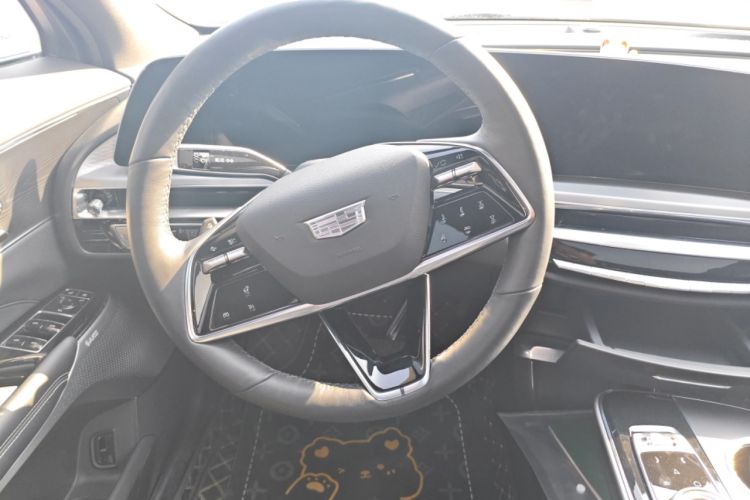 Used Cadillac LYRIQ 2024 Rear-Drive Standard Range Luxury Edition Steering Wheel