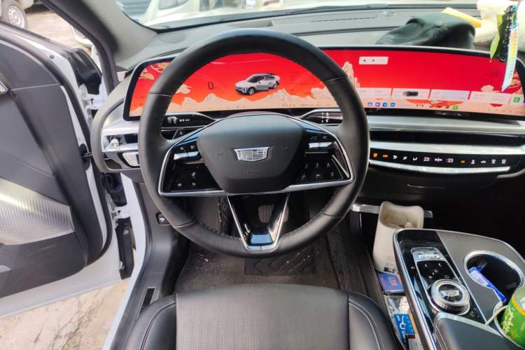 Used Cadillac LYRIQ 2024 Rear-Drive Standard Range Luxury Edition Steering Wheel