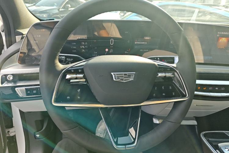 Used Cadillac LYRIQ 2024 Rear-Drive Standard Range Luxury Edition Steering Wheel