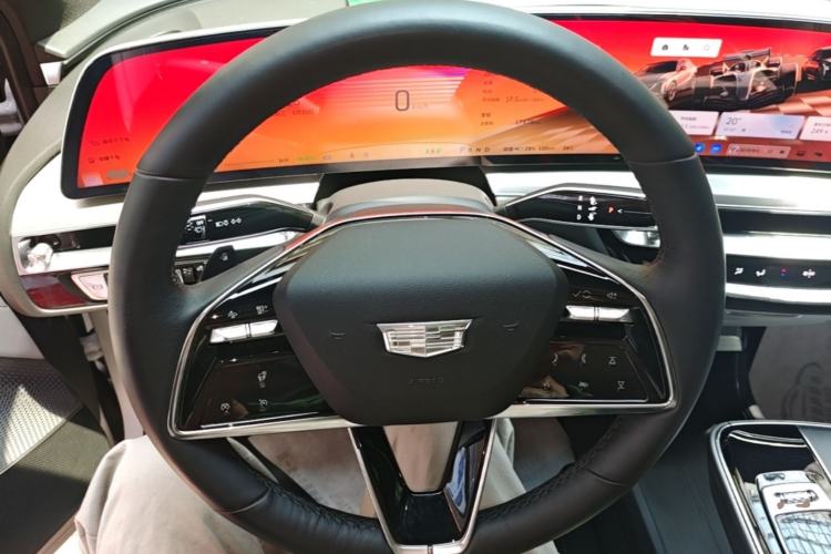 Used Cadillac LYRIQ 2024 Rear-Drive Standard Range Luxury Edition Steering Wheel