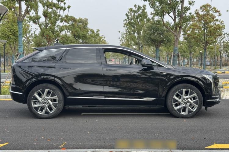 Used Cadillac OPTIQ 2024 Standard Range Version Exterior 1