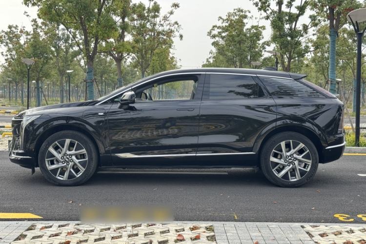 Used Cadillac OPTIQ 2024 Standard Range Version Exterior 5