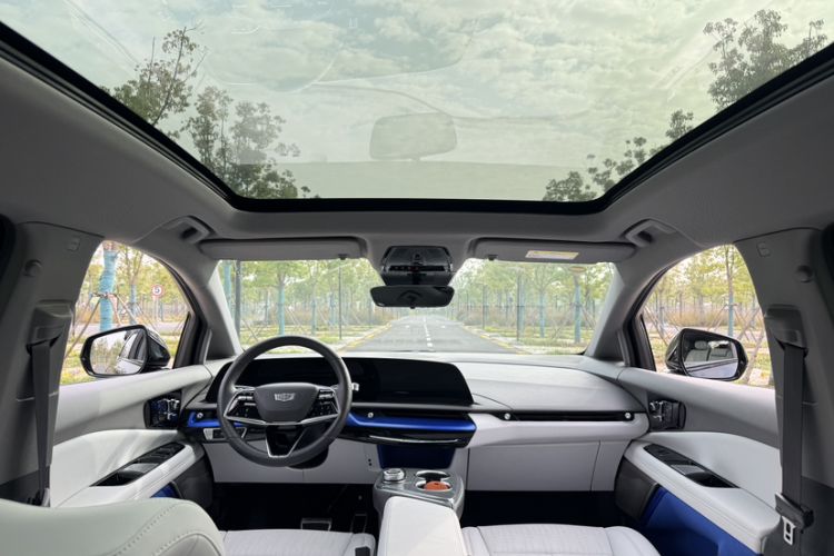 Used Cadillac OPTIQ 2024 Standard Range Version Headliner
