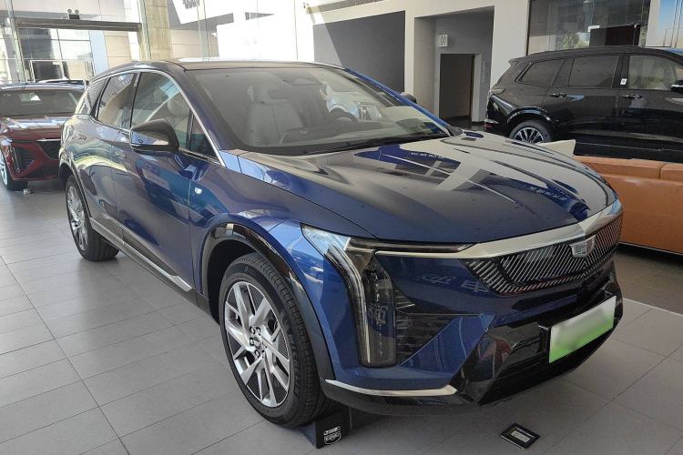 Used Cadillac OPTIQ 2024 Standard Range Version Exterior 2