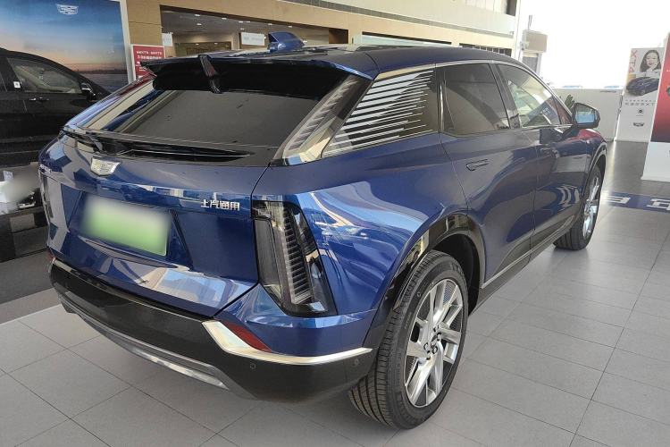 Used Cadillac OPTIQ 2024 Standard Range Version Exterior 5