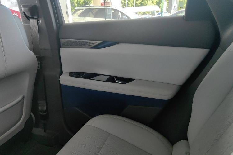 Used Cadillac OPTIQ 2024 Standard Range Version Interior 10