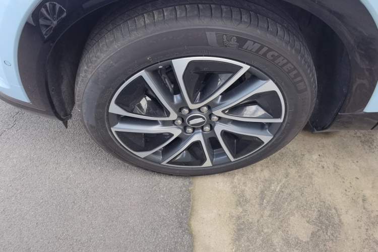 Used Cadillac OPTIQ 2024 Four-Wheel Drive Long-Range Version Left Front Wheel Hub