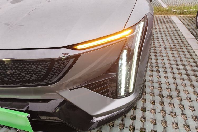 Used Cadillac OPTIQ 2024 Four-Wheel Drive Long-Range Version Left Front Headlight