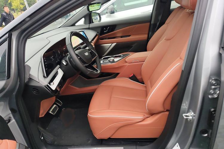 Used Cadillac OPTIQ 2024 Four-Wheel Drive Long-Range Version Left Front Seat