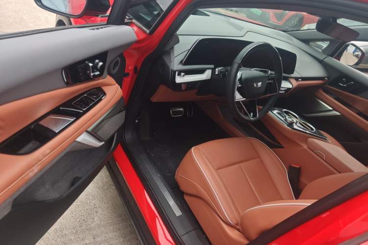 Used Cadillac OPTIQ 2024 Four-Wheel Drive Long-Range Version Interior 3
