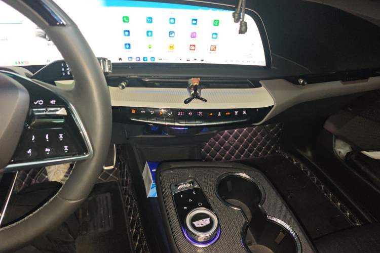Used Cadillac OPTIQ 2024 Four-Wheel Drive Long-Range Version Audio And AC Panel