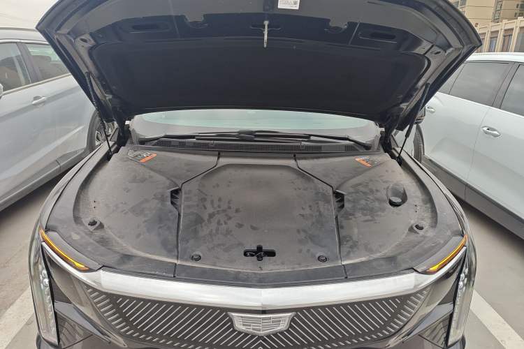 Used Cadillac OPTIQ 2024 Standard Range Version Engine Bay