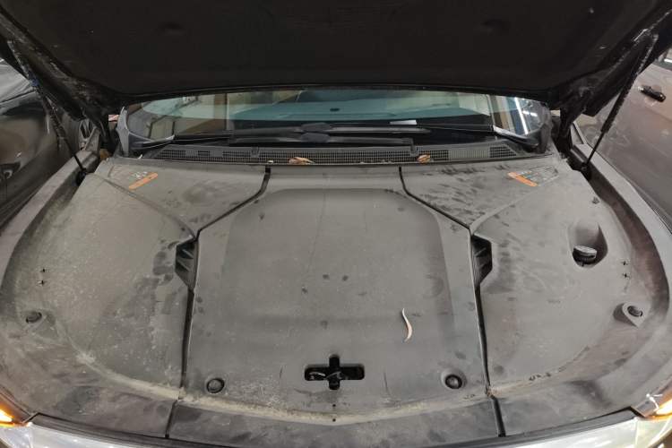 Used Cadillac OPTIQ 2024 Standard Range Version Engine Bay